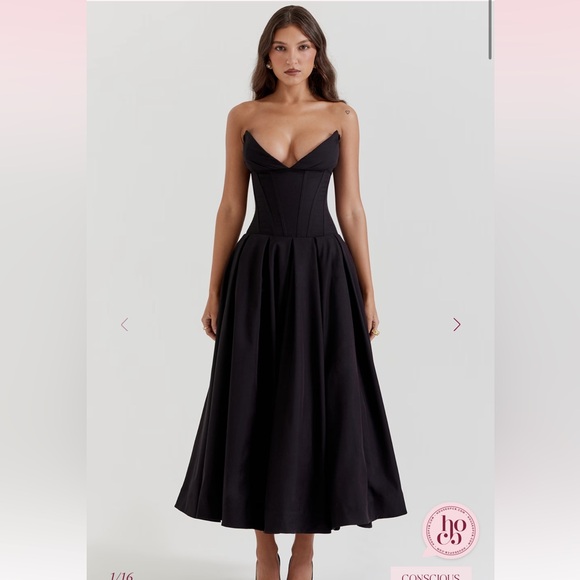 House of CB Dresses & Skirts - House of CB LADY
Black Strapless Midi Dress